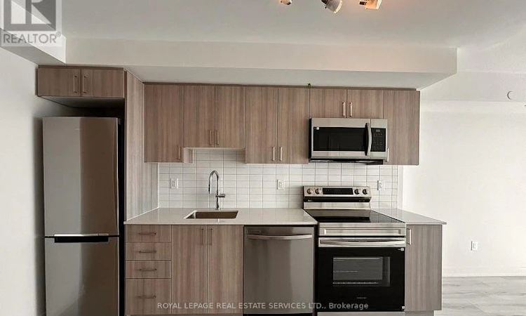 1707-1010 Sandy Beach Road