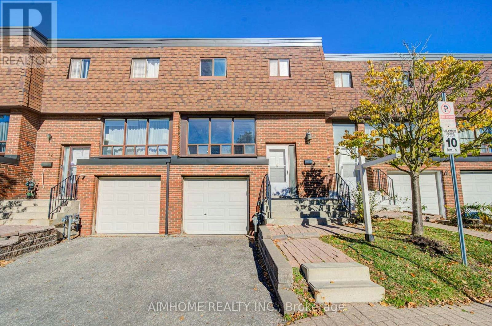 34 Stately Way, Markham, ON, L3T 3Z8