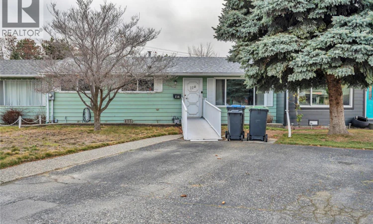 114 Ayres Crescent