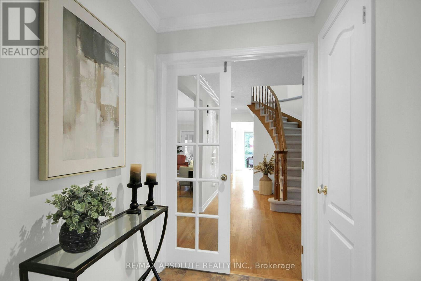 38 Forestglade Crescent, Ottawa, ON, K1G 5V8 - 3