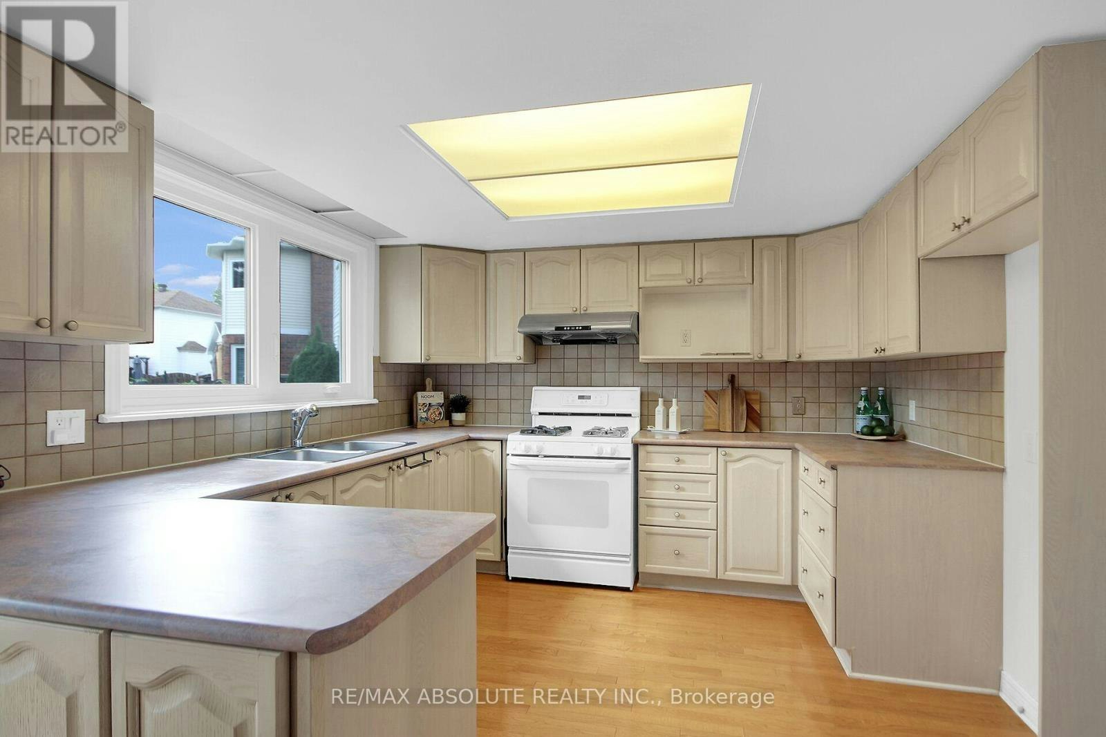 38 Forestglade Crescent, Ottawa, ON, K1G 5V8 - 18