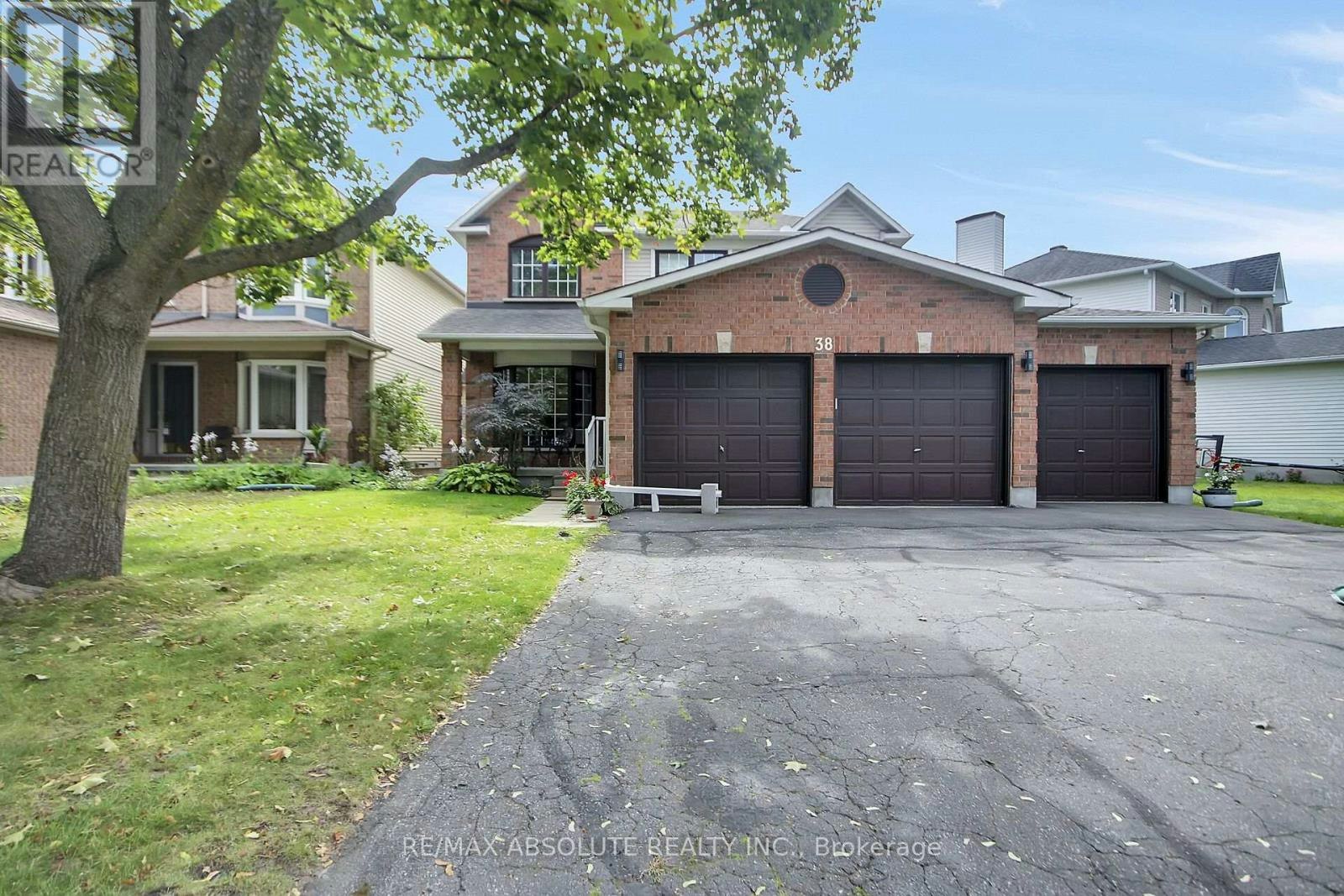 38 Forestglade Crescent, Ottawa, ON, K1G 5V8