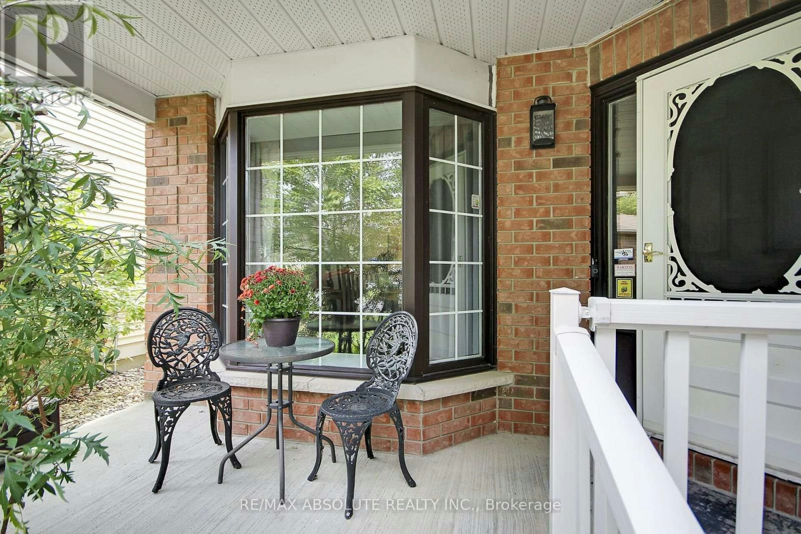 38 Forestglade Crescent, Ottawa, ON, K1G 5V8 - 2