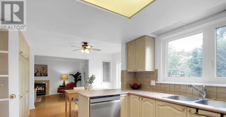 38 Forestglade Crescent, Ottawa, ON, K1G 5V8 - 20
