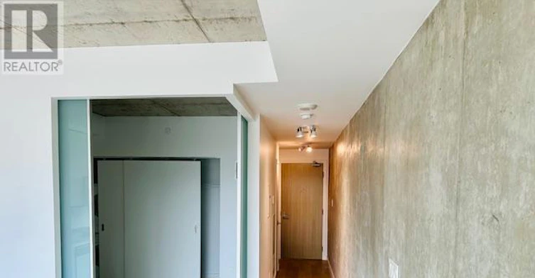 1203-111 Bathurst Street, Toronto, ON, M5V 0M9 - 2