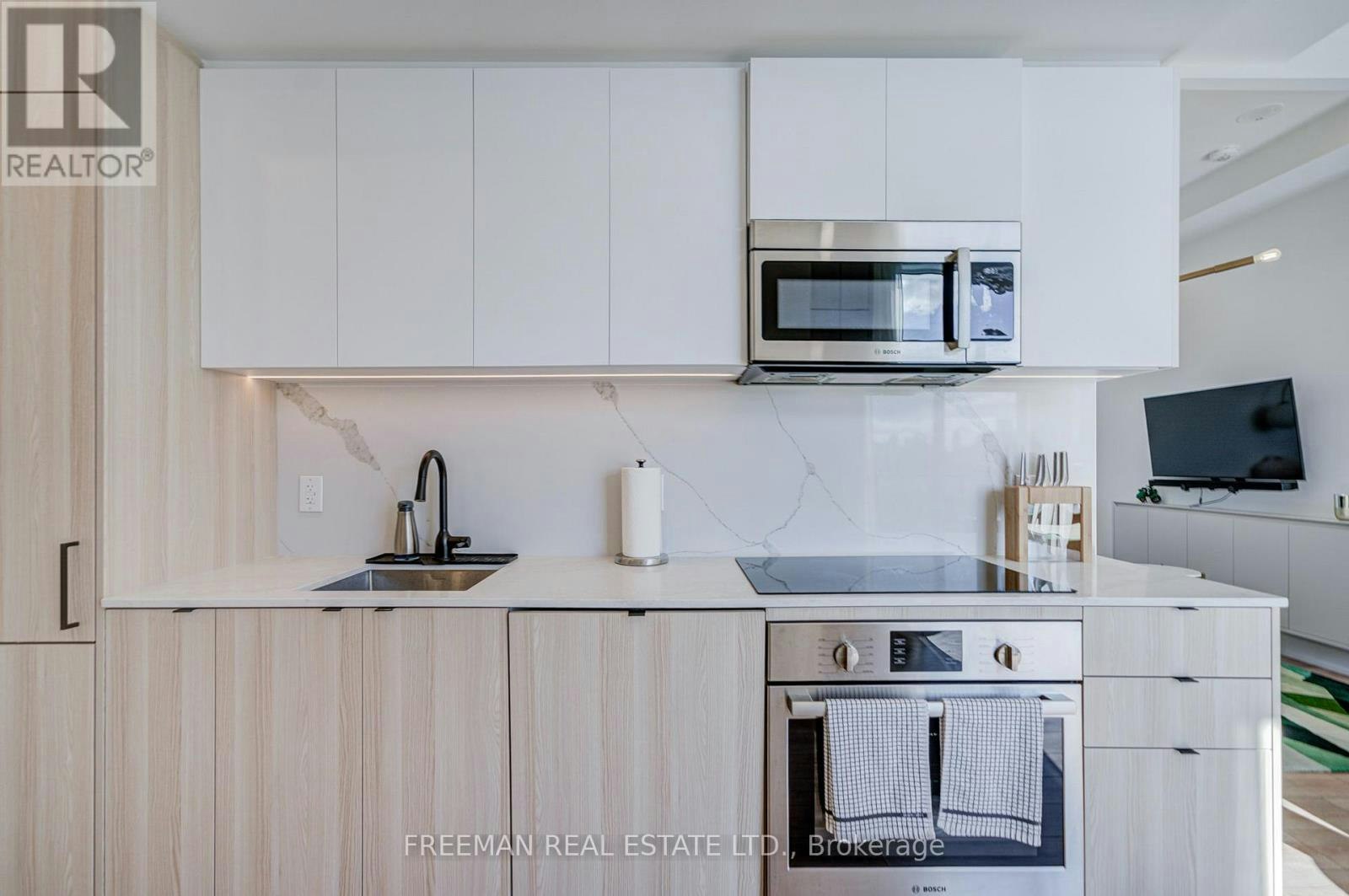 PH01-500 Dupont Street, Toronto, ON, L9T 2X5 - 13