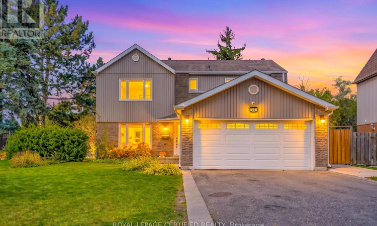 22 Madelaine Crescent