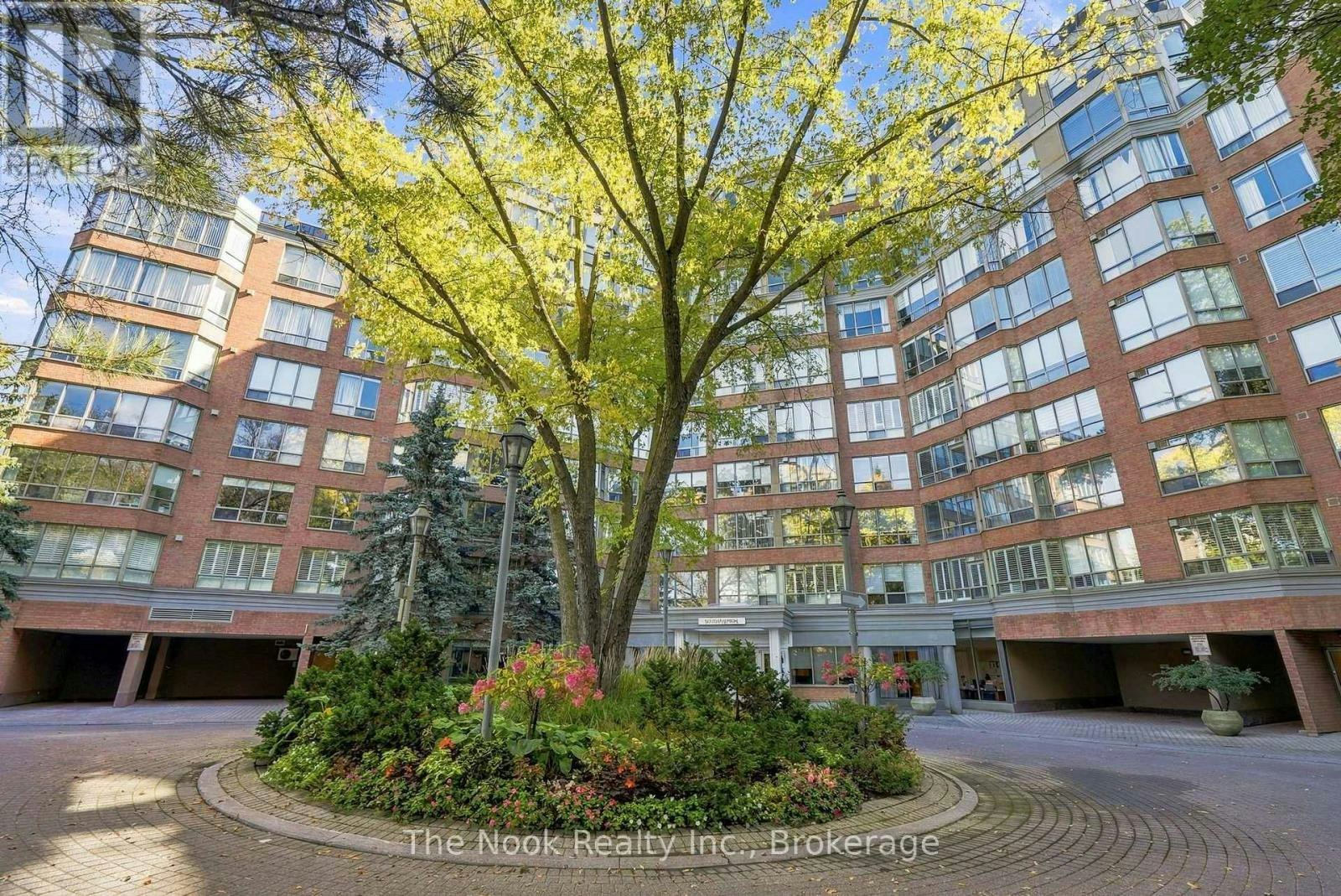 213-1 Ripley Avenue, Toronto, ON, M6S 4Z6