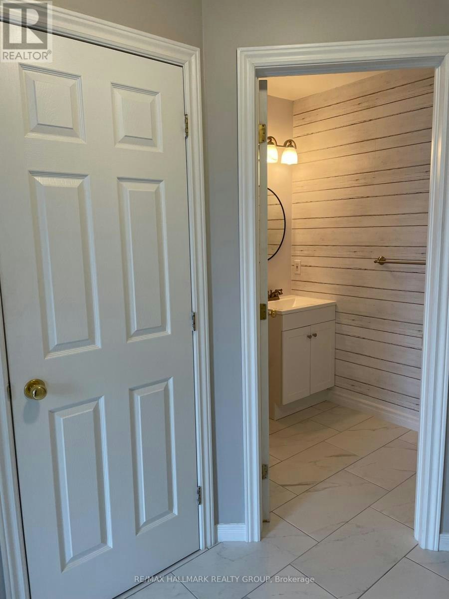 2203 Saturn Crescent, Ottawa, ON, K4A 3T6 - 3
