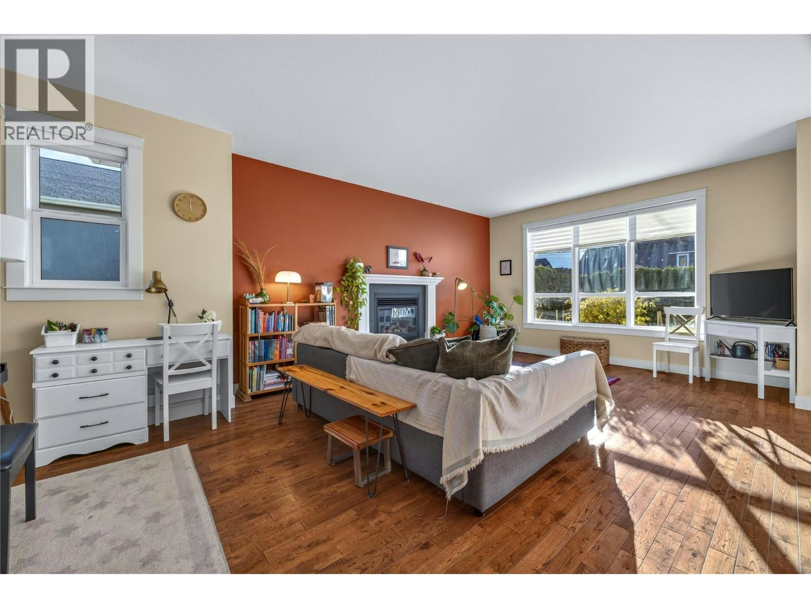 101-644 Victoria Drive - 3