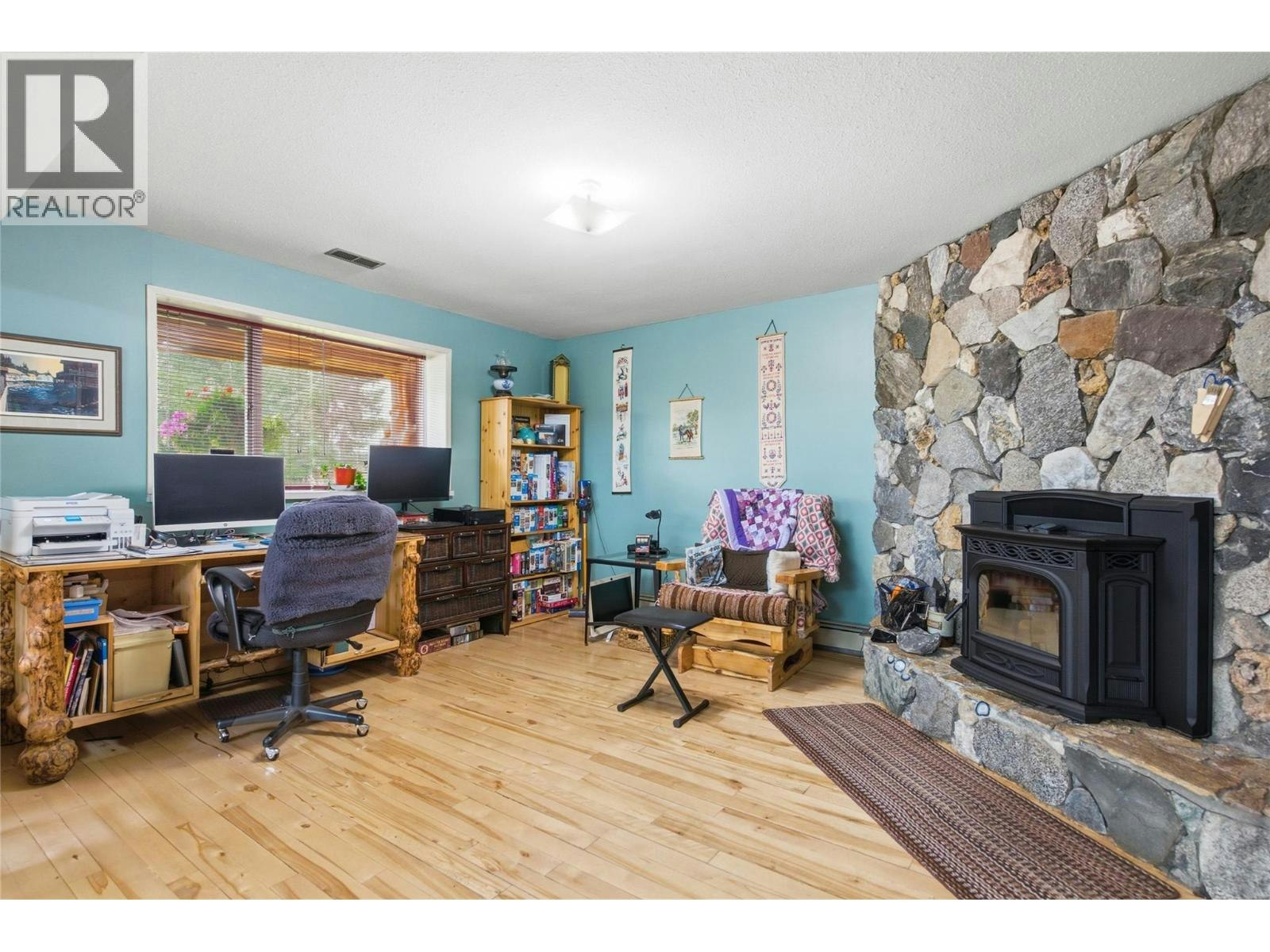 9736 Cariboo 97 Highway, Clinton, BC, V0K 1K0 - 48