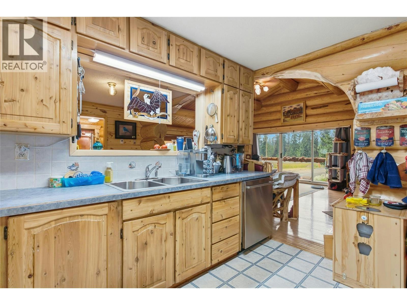 9736 Cariboo 97 Highway, Clinton, BC, V0K 1K0 - 39