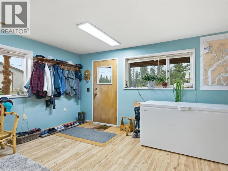 9736 Cariboo 97 Highway, Clinton, BC, V0K 1K0 - 46