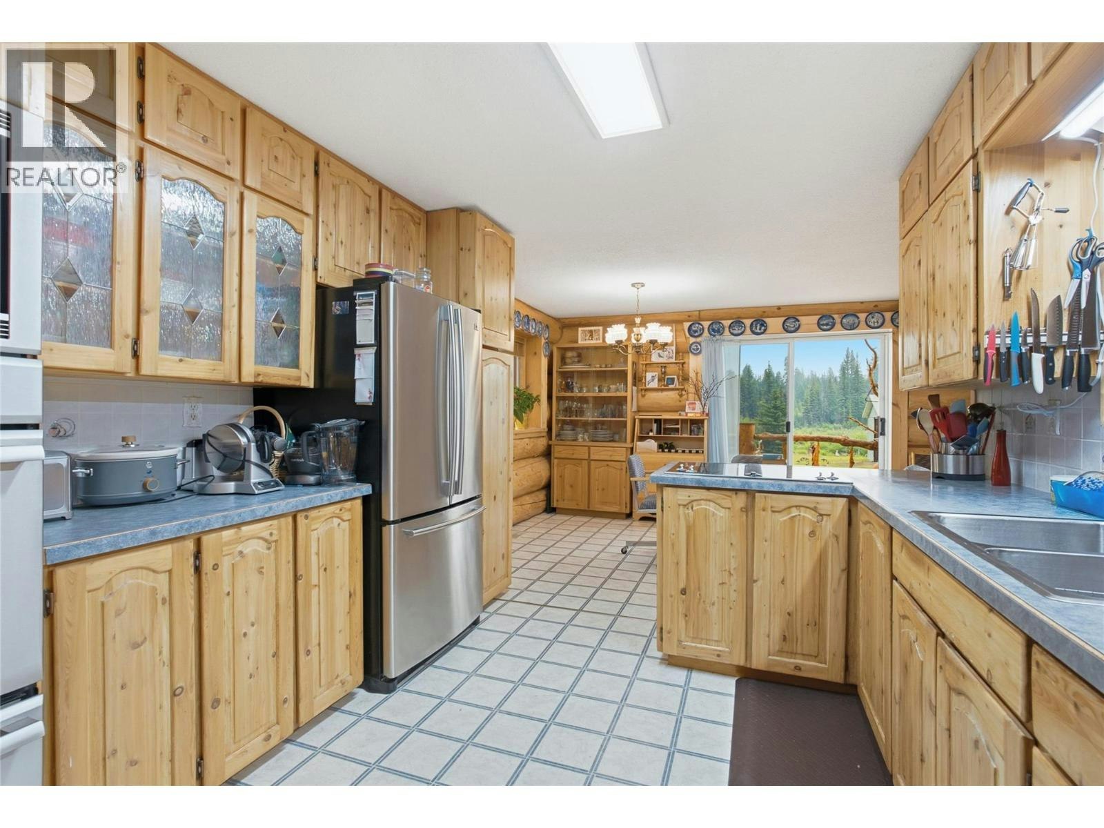 9736 Cariboo 97 Highway, Clinton, BC, V0K 1K0 - 41