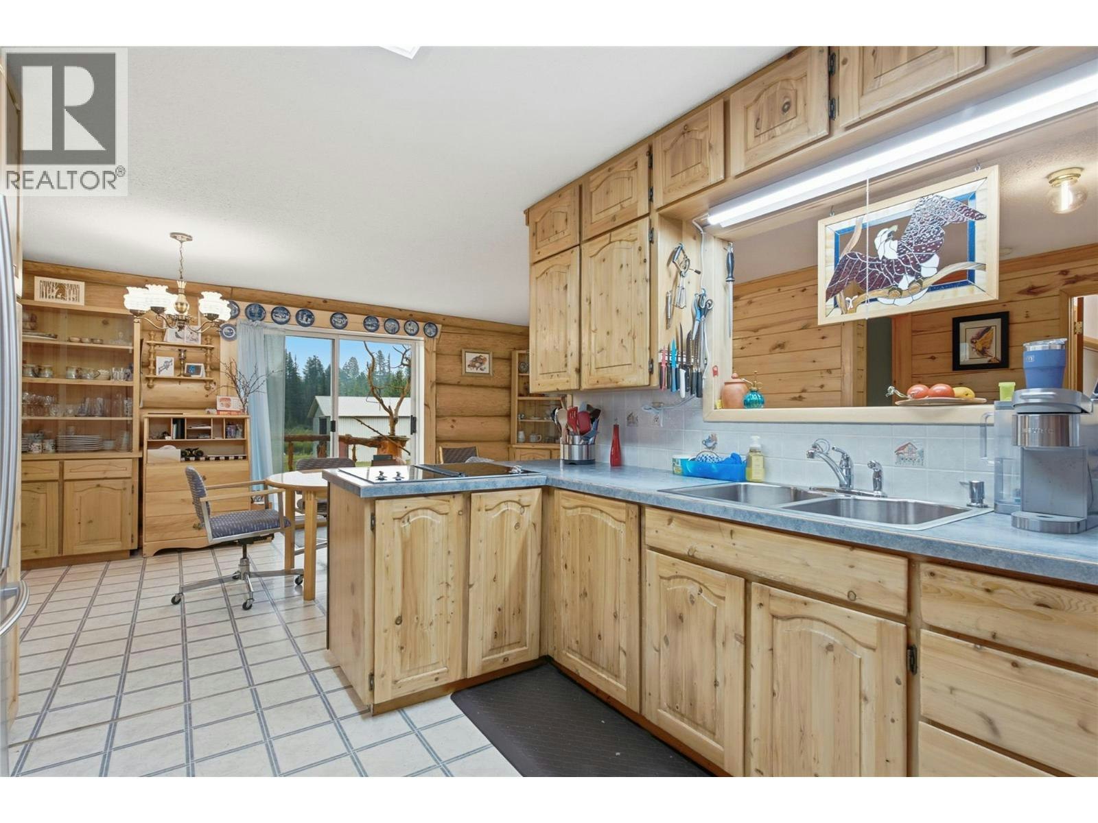 9736 Cariboo 97 Highway, Clinton, BC, V0K 1K0 - 40