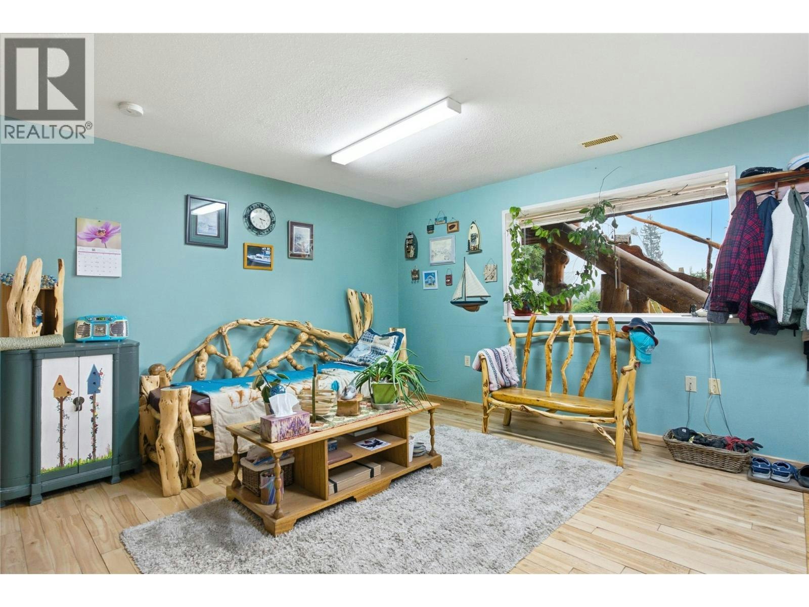 9736 Cariboo 97 Highway, Clinton, BC, V0K 1K0 - 47