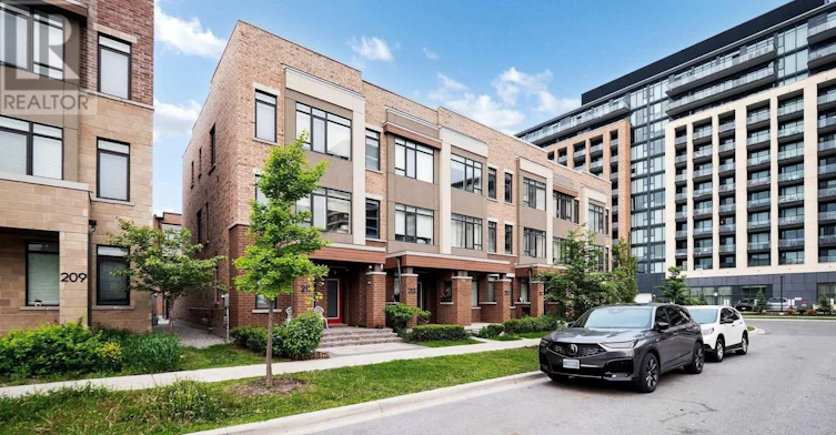 215 Salterton Circle, Vaughan, ON, L6A 4Z2