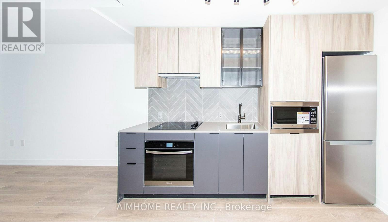 524-1037 The Queensway, Toronto, ON, M8Z 0H5 - 3