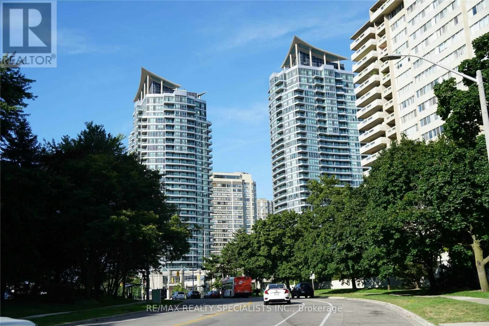 2207-33 Elm Drive, Mississauga, ON, L5B 4M2