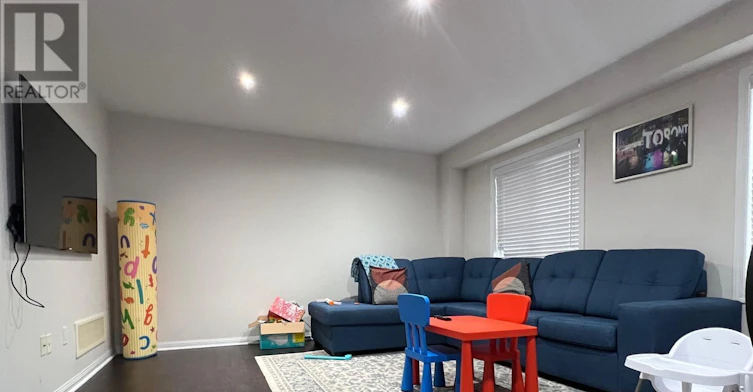 7 Poppythorn Road, Brampton, ON, L7A 0R1 - 2