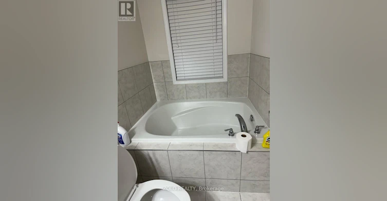 7 Poppythorn Road, Brampton, ON, L7A 0R1 - 8