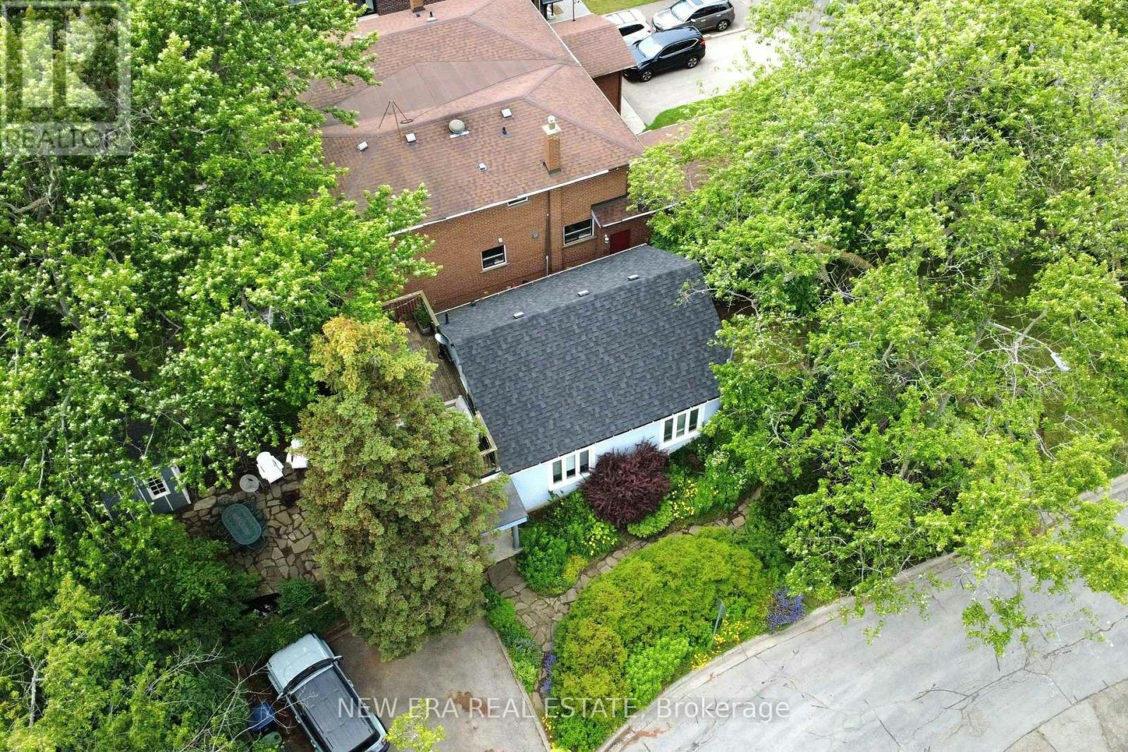 2 Foch Avenue, Toronto, ON, M8W 3W8 - 37