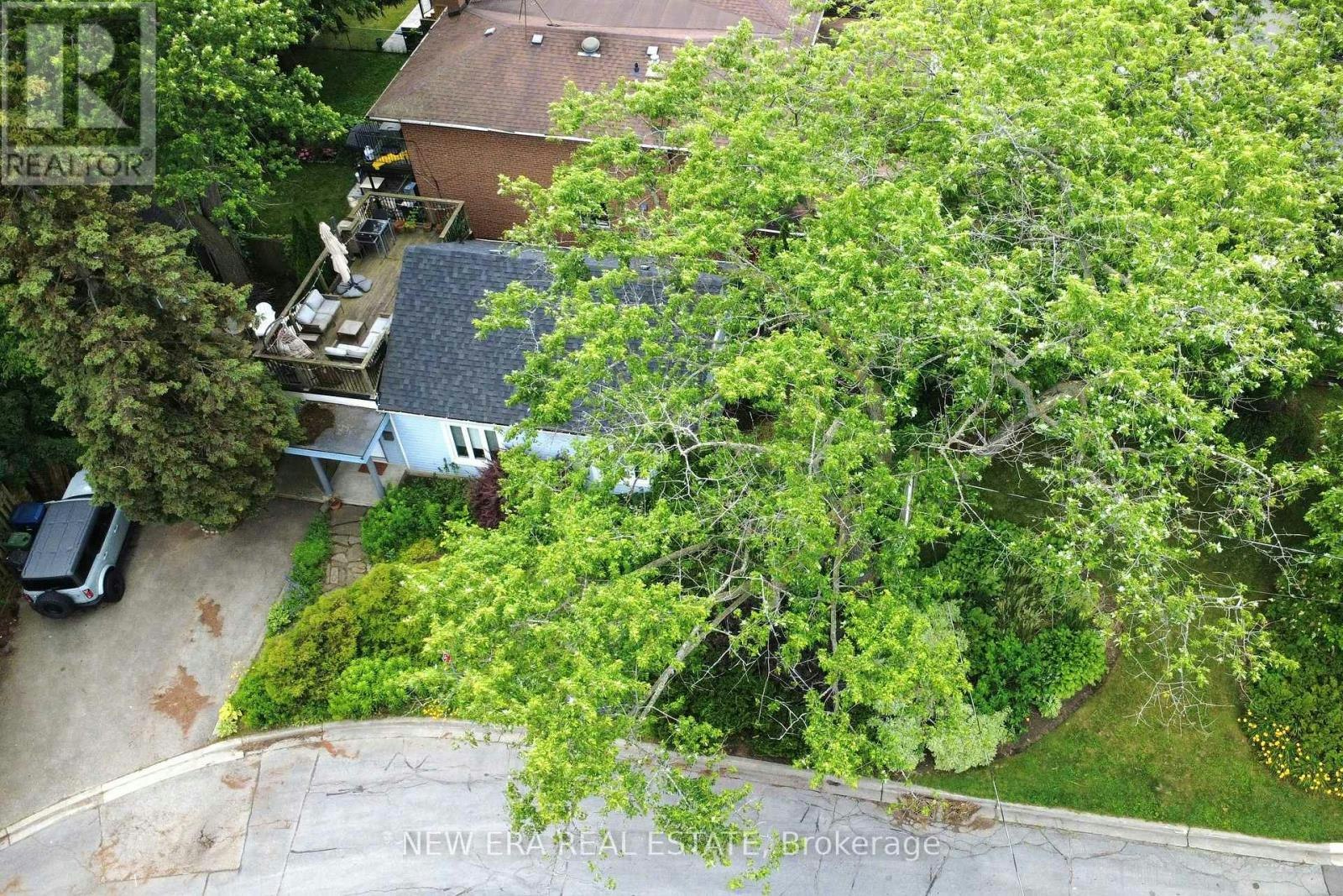 2 Foch Avenue, Toronto, ON, M8W 3W8 - 2