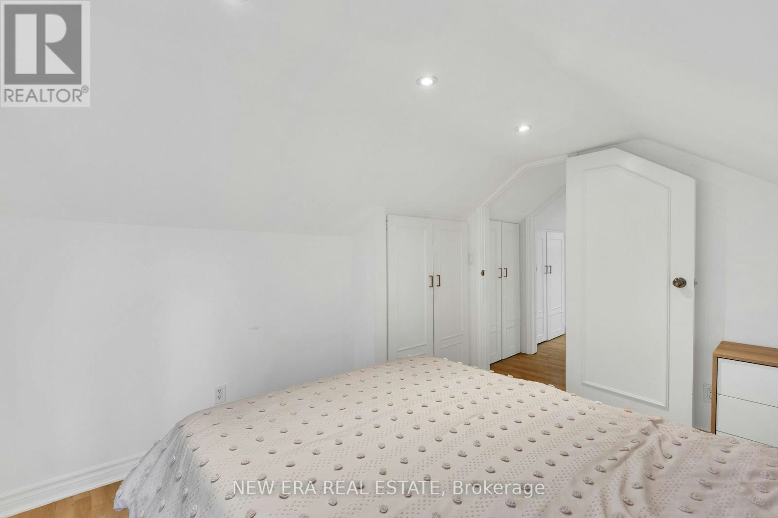 2 Foch Avenue, Toronto, ON, M8W 3W8 - 22