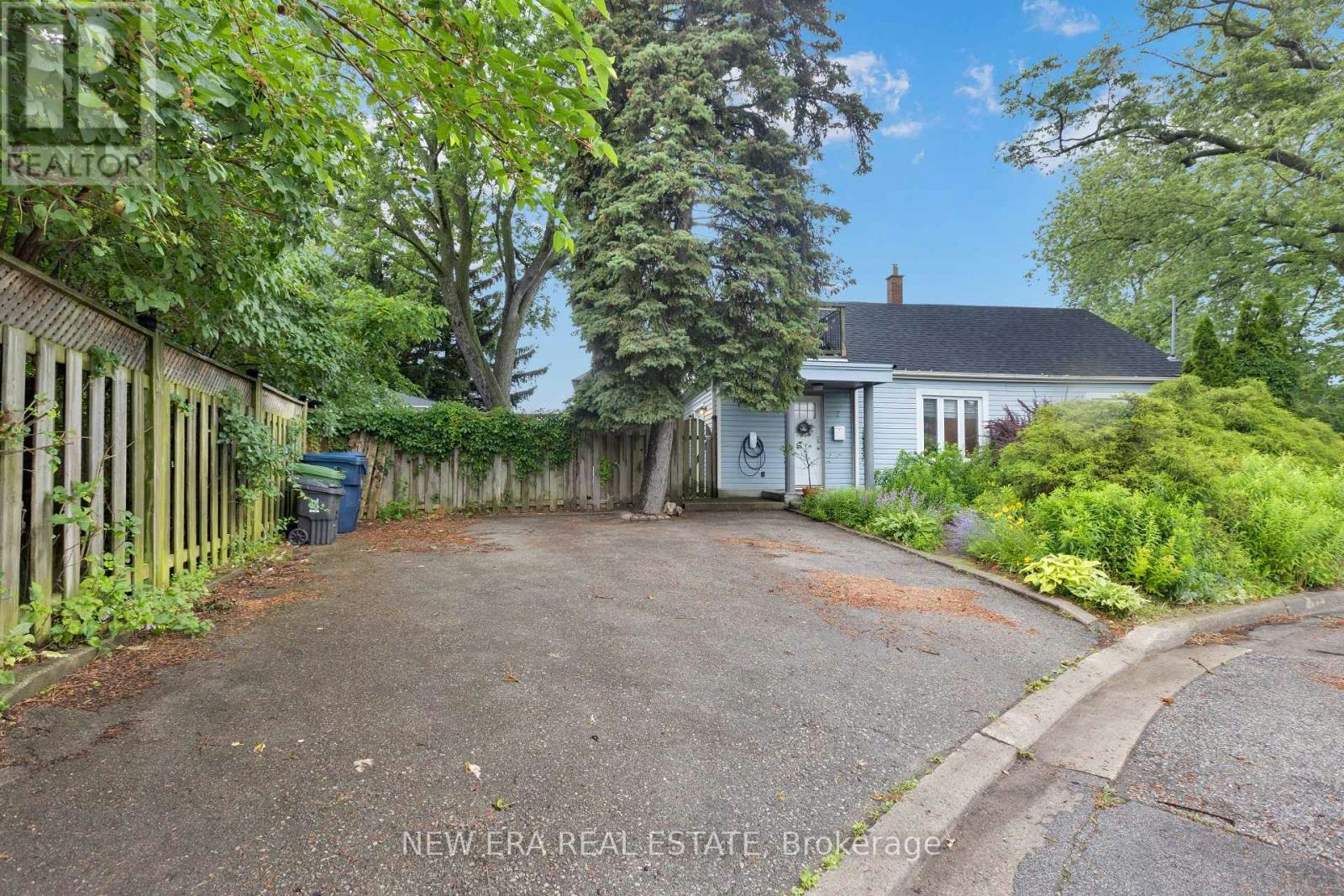 2 Foch Avenue, Toronto, ON, M8W 3W8 - 39
