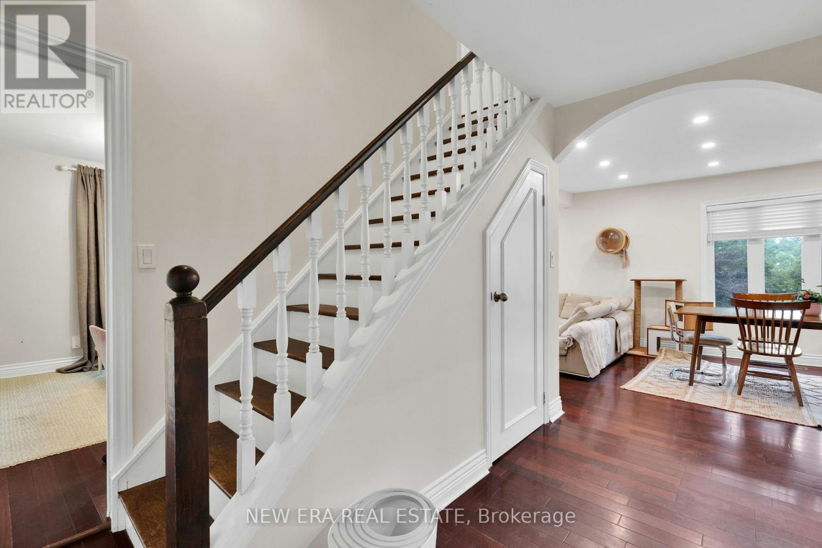 2 Foch Avenue, Toronto, ON, M8W 3W8 - 20