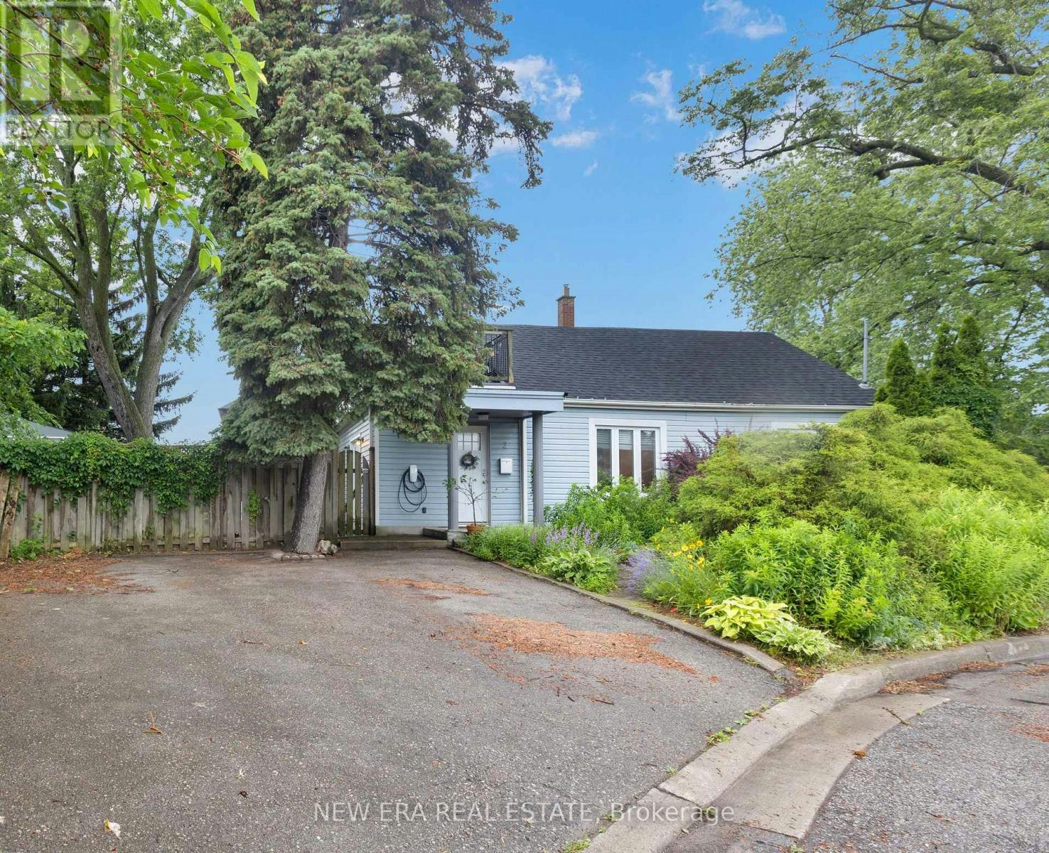 2 Foch Avenue, Toronto, ON, M8W 3W8 - 3