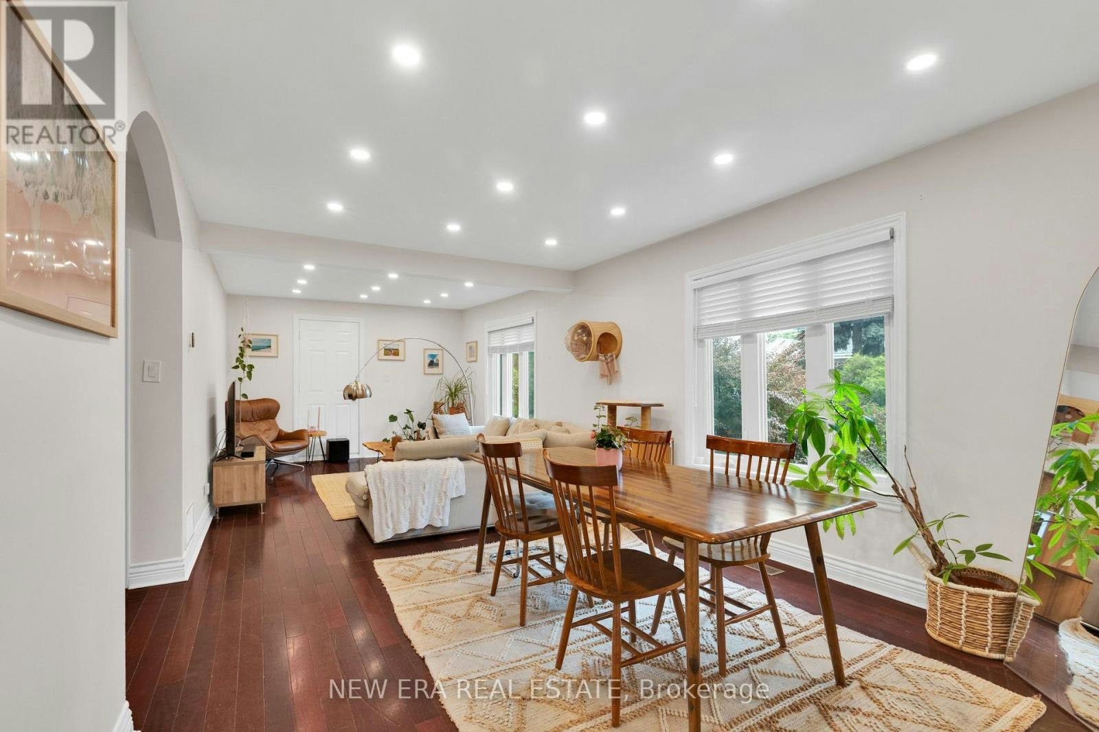 2 Foch Avenue, Toronto, ON, M8W 3W8 - 10