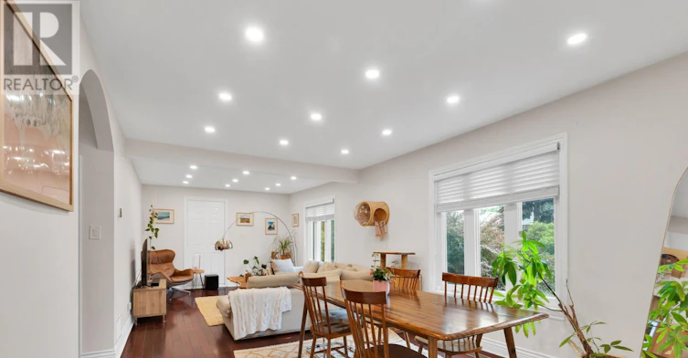 2 Foch Avenue, Toronto, ON, M8W 3W8 - 10