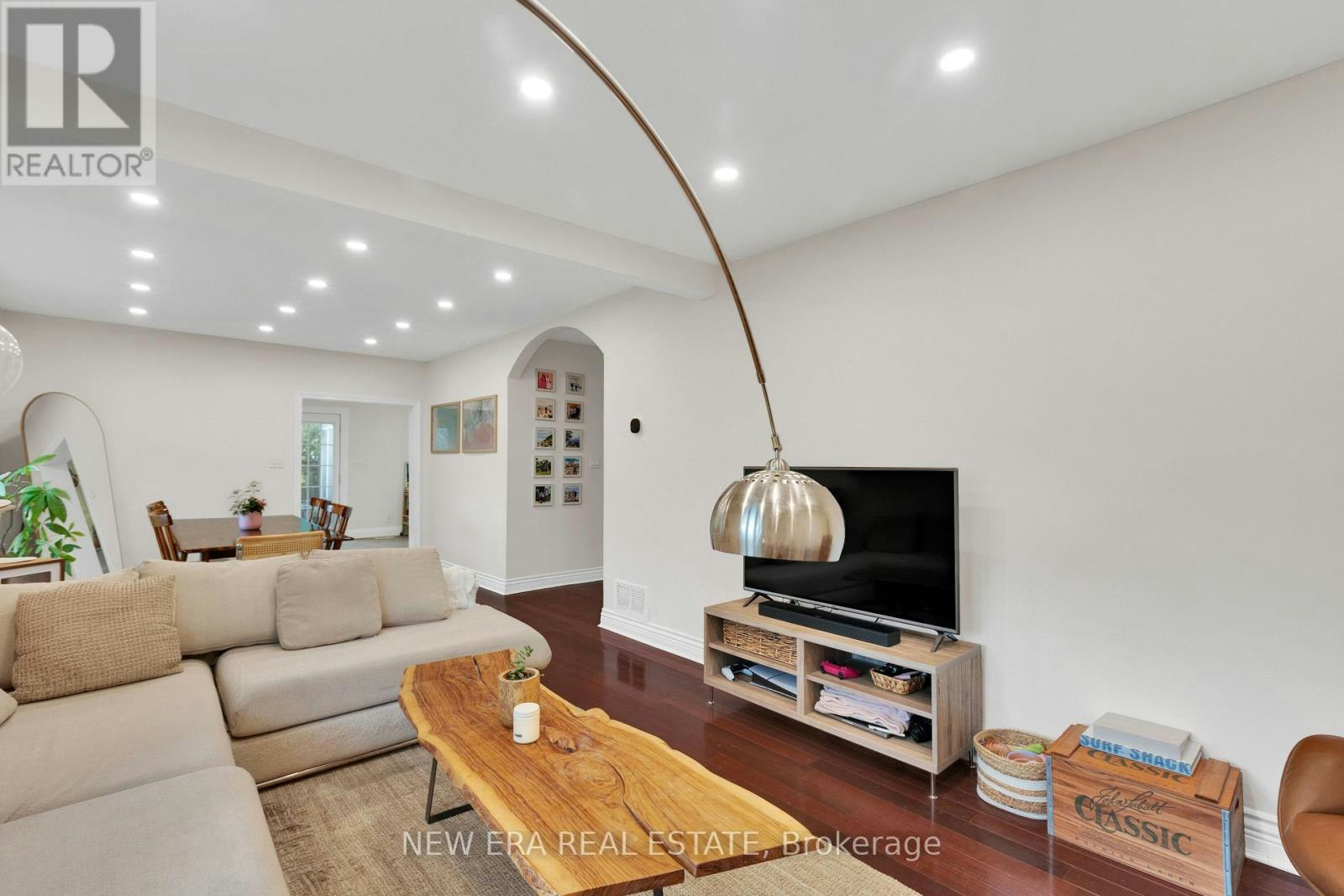 2 Foch Avenue, Toronto, ON, M8W 3W8 - 13