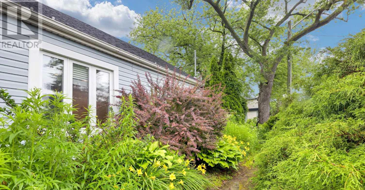 2 Foch Avenue, Toronto, ON, M8W 3W8 - 32