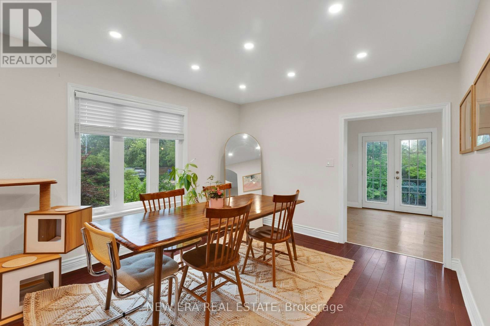 2 Foch Avenue, Toronto, ON, M8W 3W8 - 11