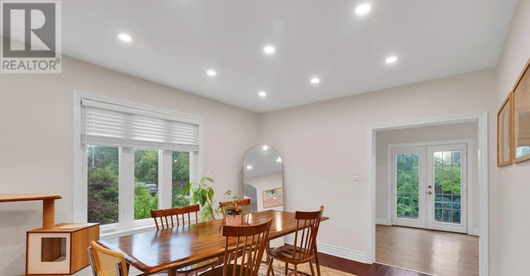 2 Foch Avenue, Toronto, ON, M8W 3W8 - 11