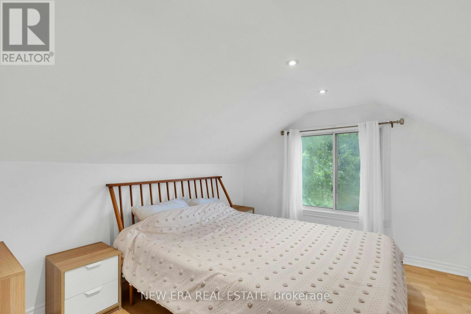 2 Foch Avenue, Toronto, ON, M8W 3W8 - 21
