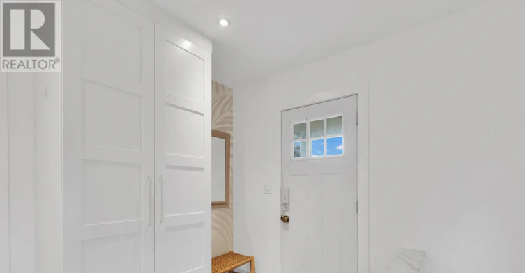 2 Foch Avenue, Toronto, ON, M8W 3W8 - 5