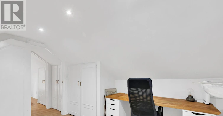 2 Foch Avenue, Toronto, ON, M8W 3W8 - 23