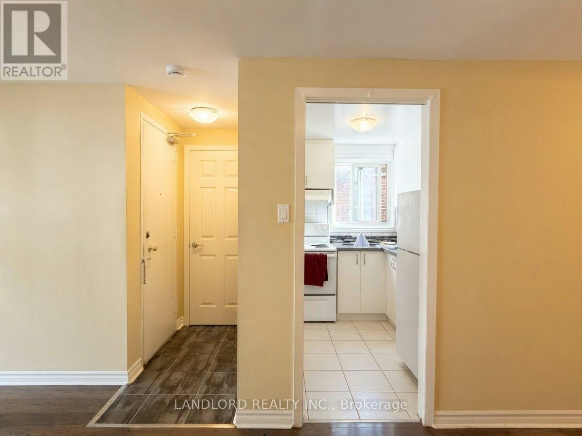 201-176 Howland Avenue, Toronto, ON, M5R 3B6 - 9