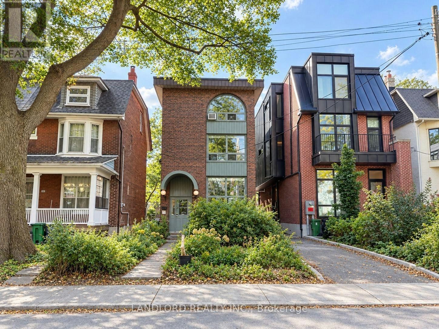 201-176 Howland Avenue, Toronto, ON, M5R 3B6 - 25