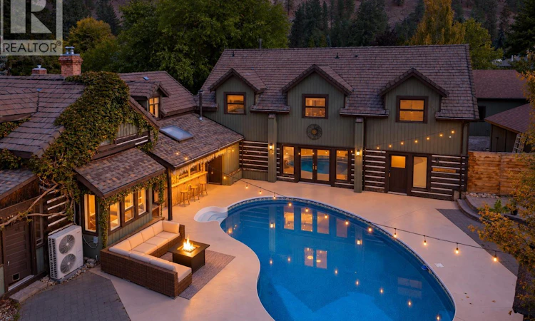 863 Coronado Crescent
