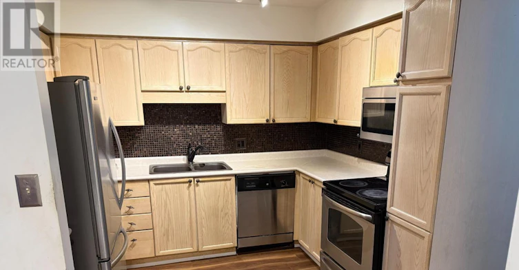 208-2 Walnut Street, St. Catharines, ON, L2T 1H3 - 8