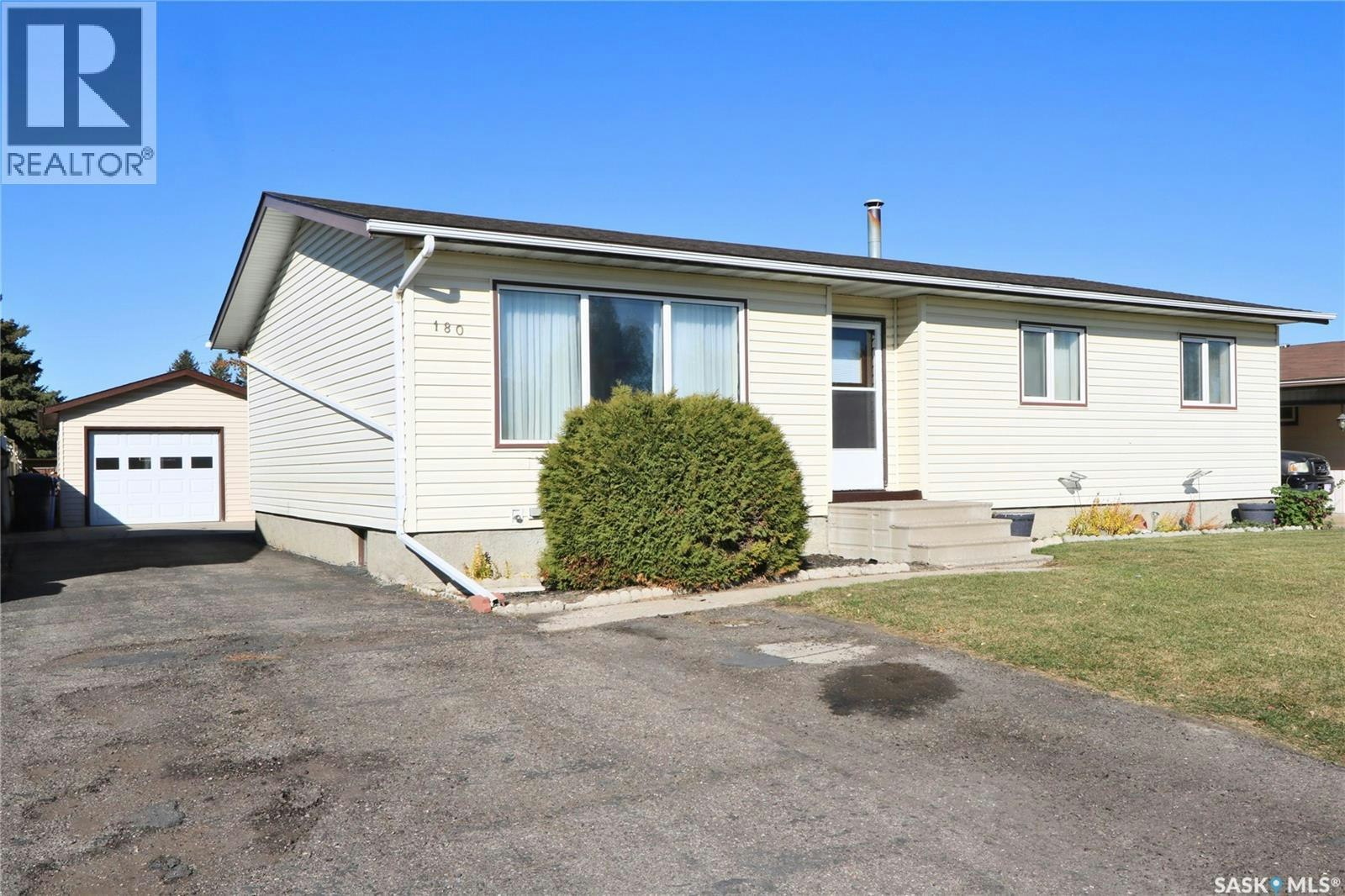 180 Mcburney Drive, Yorkton, SK, S3N 3M4