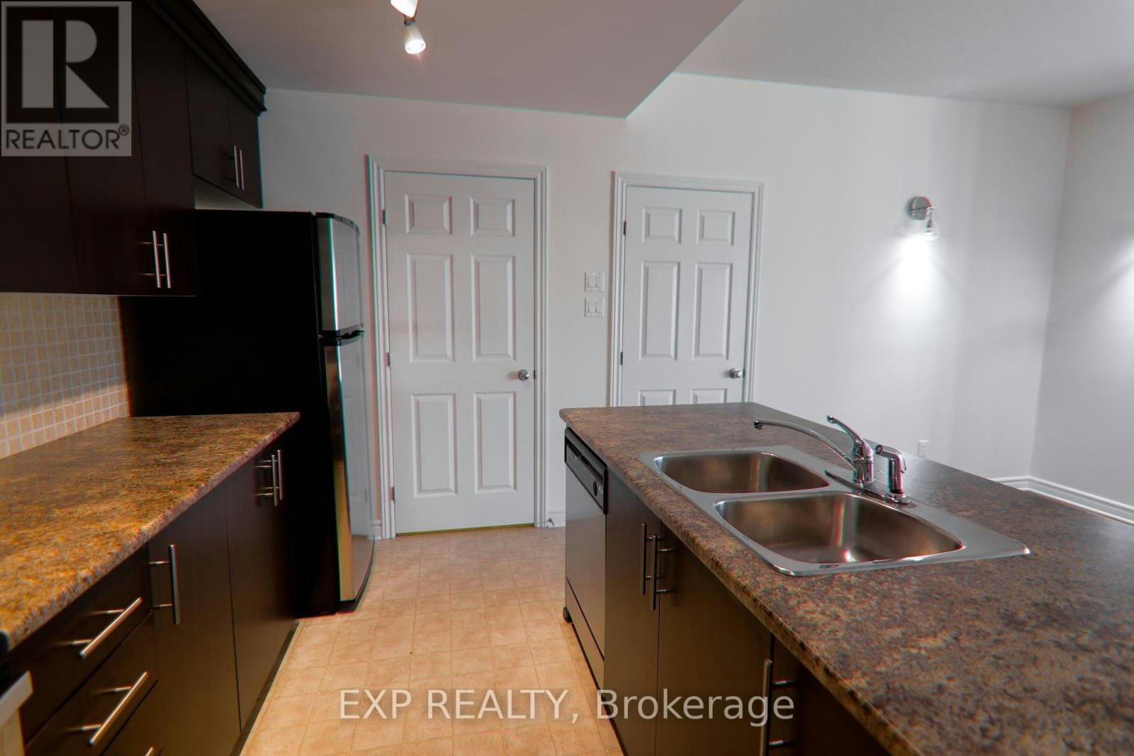 C-137 Harthill Way, Ottawa, ON, K2J 5V1 - 4