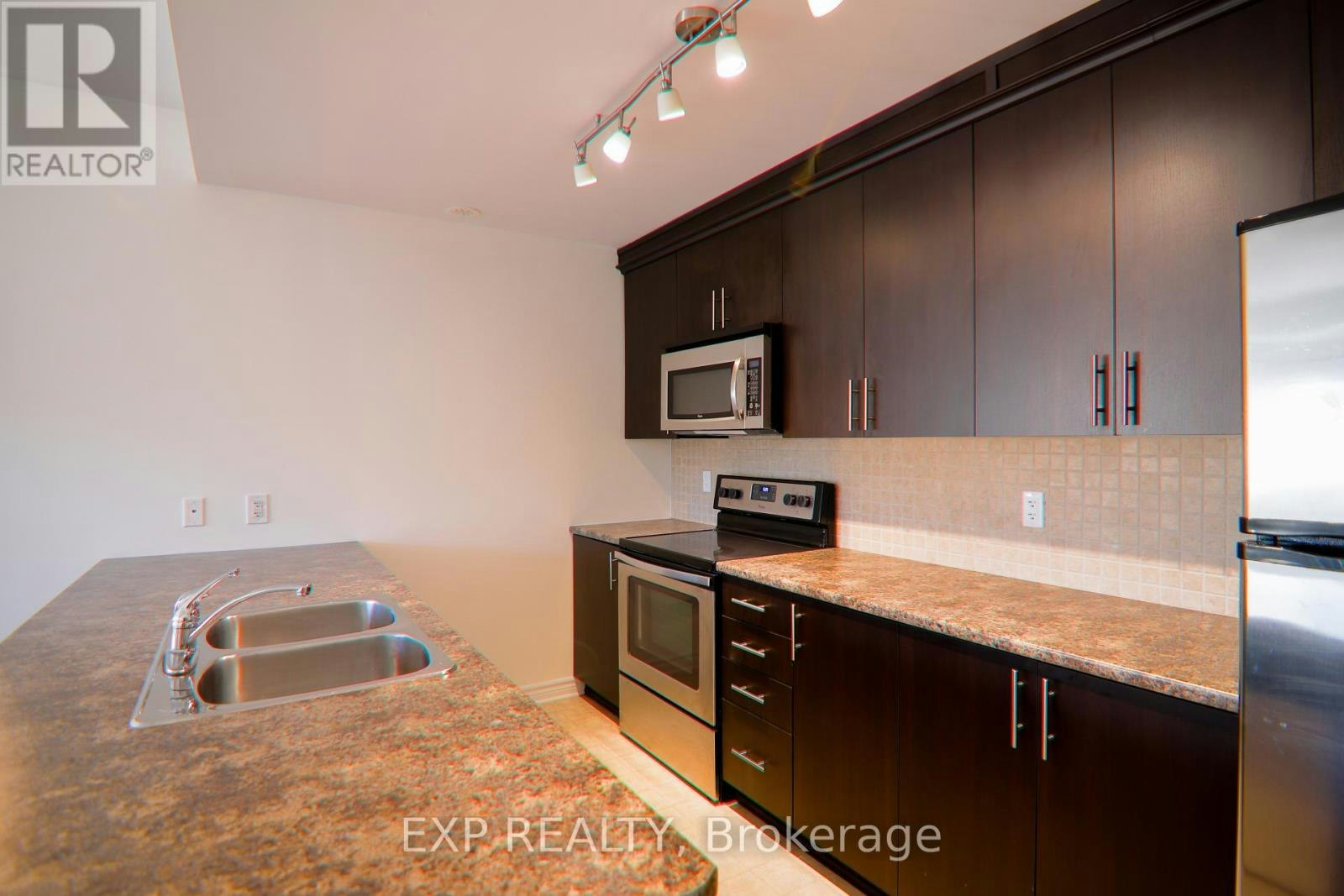 C-137 Harthill Way, Ottawa, ON, K2J 5V1 - 3