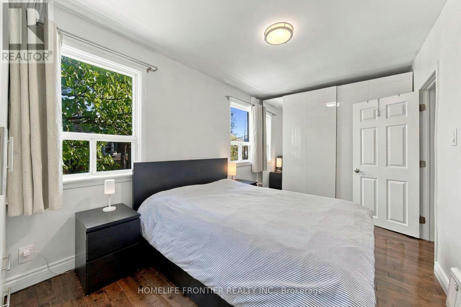 UPPER-122 Manning Avenue, Toronto, ON, M6J 2K5 - 24