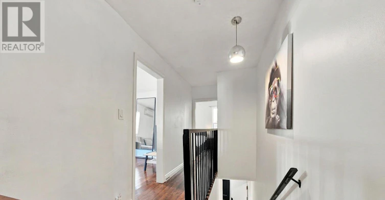 UPPER-122 Manning Avenue, Toronto, ON, M6J 2K5 - 8