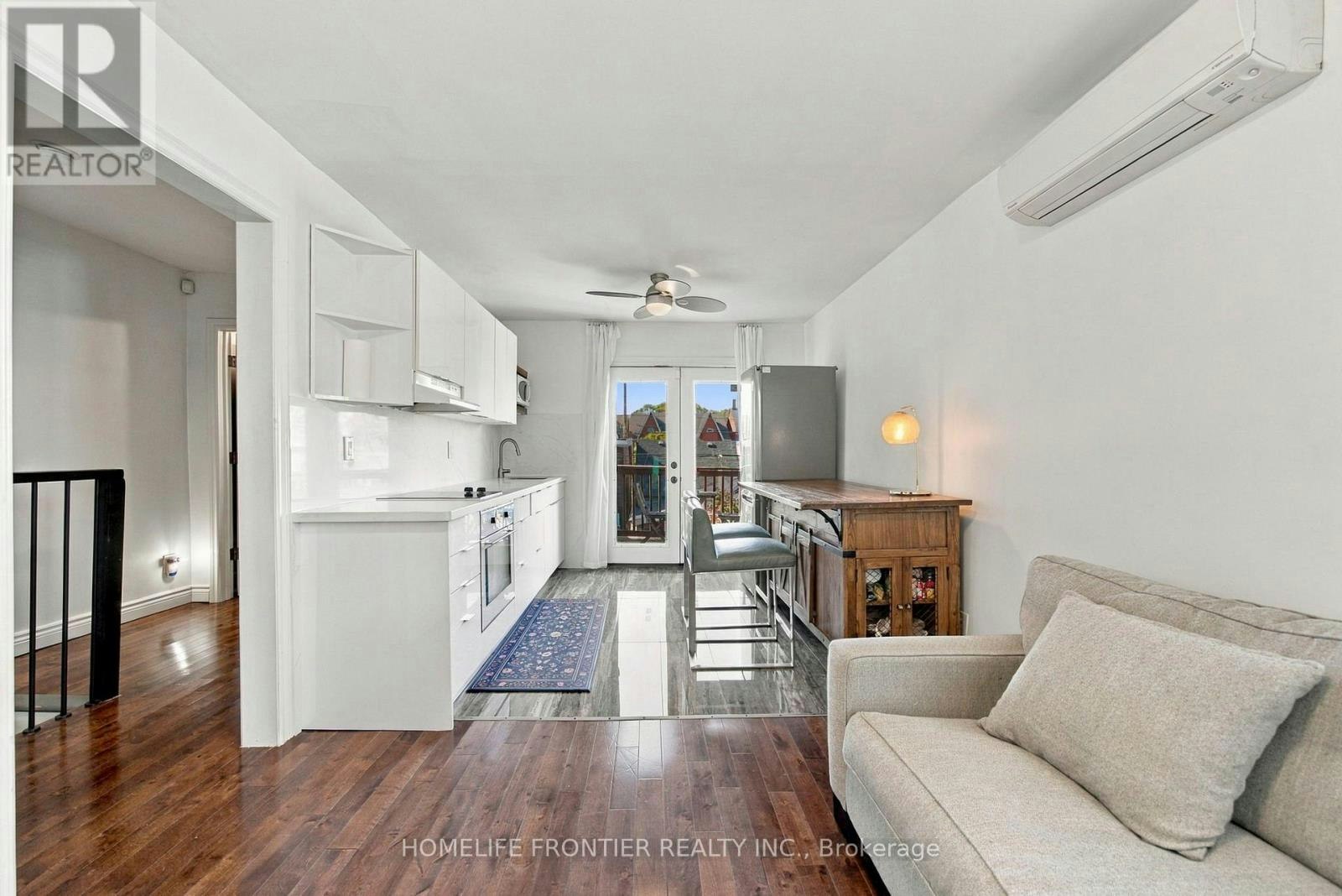 UPPER-122 Manning Avenue, Toronto, ON, M6J 2K5 - 13